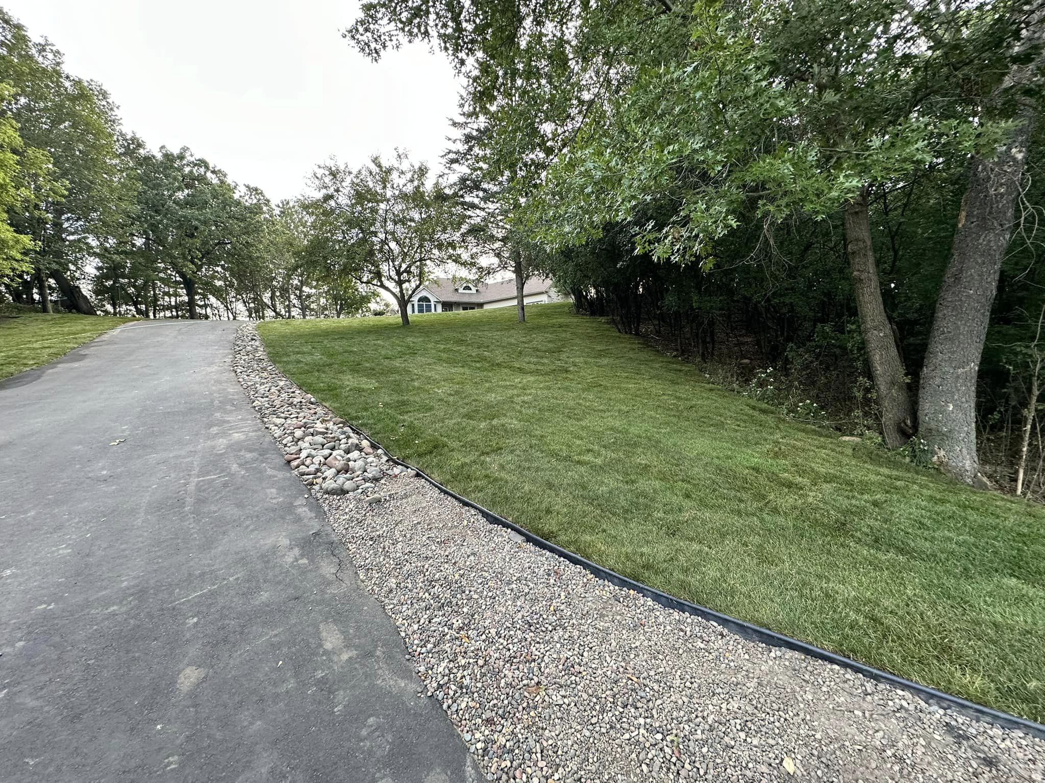 Custom Edge Landscaping Services